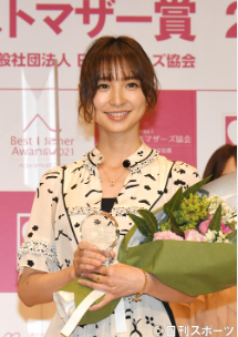 篠田麻里子さん