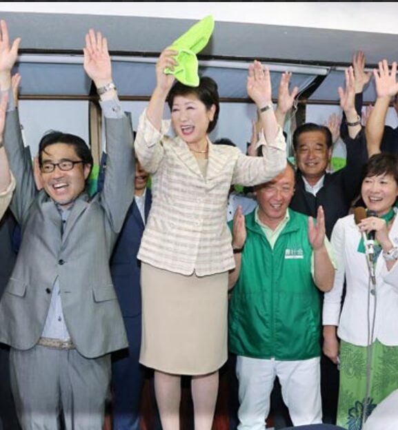 女性初の都知事に小池百合子